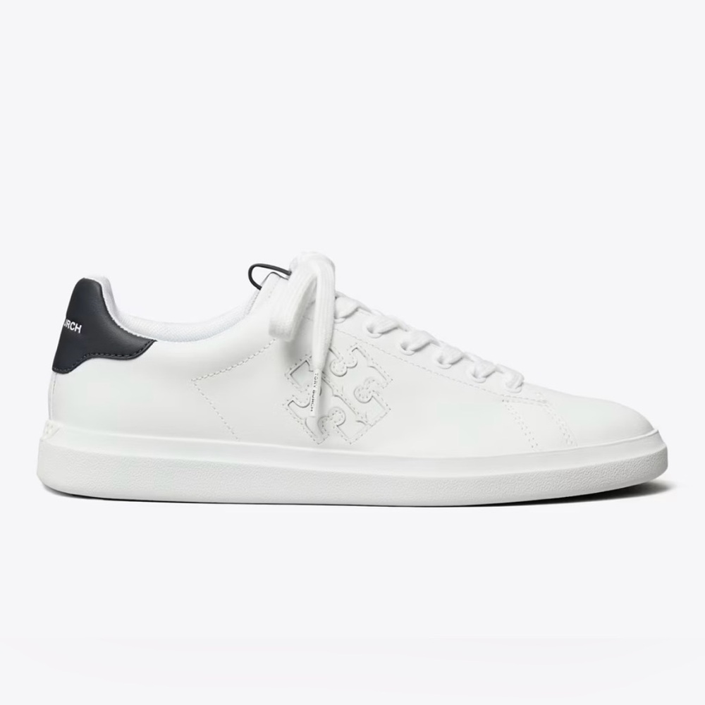 Tory Burch DOUBLE T HOWELL COURT
SNEAKER, white/navy, size 8.5